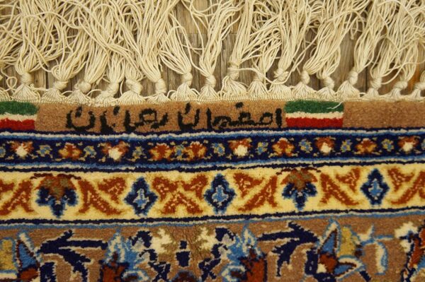 Vintage persian isfahan rug 3'6"ã—5'9" ivory traditional medallion, hand-knotted wool, 1940s - detail view 3
