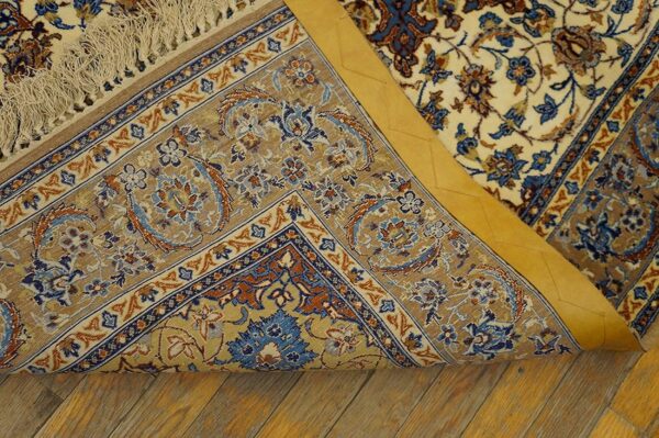 Vintage persian isfahan rug 3'6"ã—5'9" ivory traditional medallion, hand-knotted wool, 1940s - detail view 4