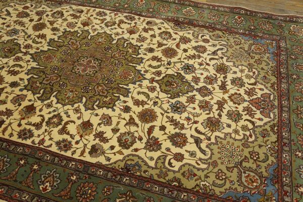 Vintage persian tabriz rug, floral motifs and classic medallion design - detail view 1