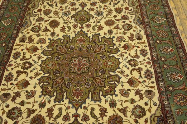 Vintage persian tabriz rug, floral motifs and classic medallion design - detail view 3