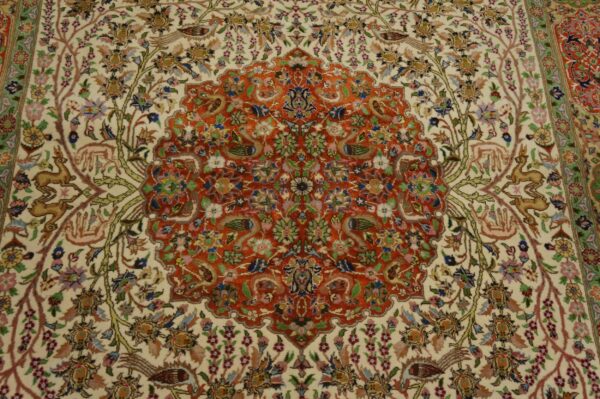 Vintage persian tabriz rug, ivory field with medallion, silk-highlighted detail 5 Vintage persian tabriz rug, ivory field with medallion, silk-highlighted detail - detail view 4