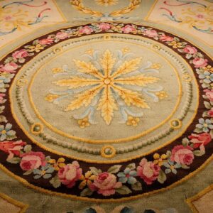 1820s Green Large-Scale Floral Woven Formal Neoclassical French Savonnerie Rug - detail view 2