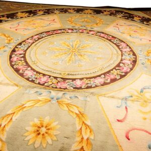 1820s Green Large-Scale Floral Woven Formal Neoclassical French Savonnerie Rug - detail view 3