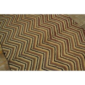 1960s Multicolor Chevron Folk Art Vintage Knotted Wool American Hooked Rug - detail view 5