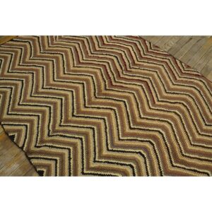 1960s Multicolor Chevron Folk Art Vintage Knotted Wool American Hooked Rug - detail view 7
