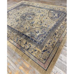 1980s Beige Traditional Vintage Medallion Dragon Chinese Knotted Silk Carpet Rug - detail view 1