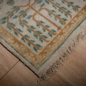 Ivory Oushak rug corner and border detail