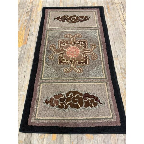 1880s small gray medallion shou symbolsfolk art antique american wool hooked rug 2 1880s small gray medallion shou symbolsfolk art antique american wool hooked rug - detail view 1