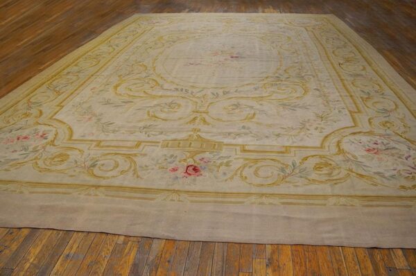 1900s ivory gold medallion antique european aubusson carpet 12'9"x17'3" flatwoven wool rug 3 1900s ivory gold medallion antique european aubusson carpet 12'9"x17'3" flatwoven wool rug - detail view 2