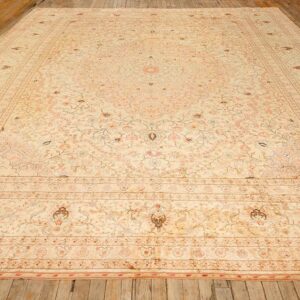 1920s Beige Ground Traditional Floral Antique Herekeh Silk Metal Turkish Rug - detail view 1