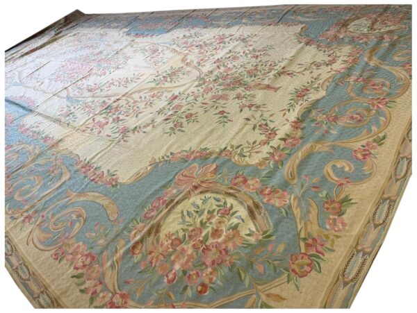 1920s ivory floral medalion antique european flatweave wool chain stitch rug