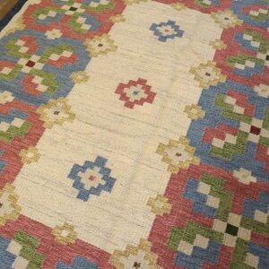 1960s Ivory Geometric Vintage Swedish Scandinavian Flat Weave Kilim Rug 5'9" X 8' by Judith Johansson Wool Carpet - detail view 3