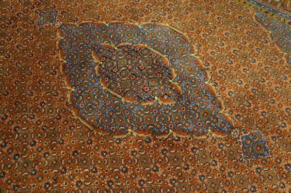 1960s orange salmon medallion vintage persian moud rug 6' 9''x 8' handknotted wool carpet 4 1960s orange salmon medallion vintage persian moud rug 6' 9''x 8' handknotted wool carpet - detail view 3