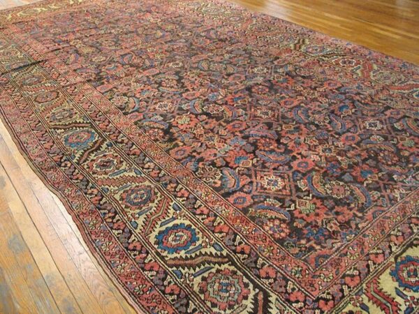 19th century n. W. Persian bakshaiesh carpet 2 19th century n. W. Persian bakshaiesh carpet - detail view 1