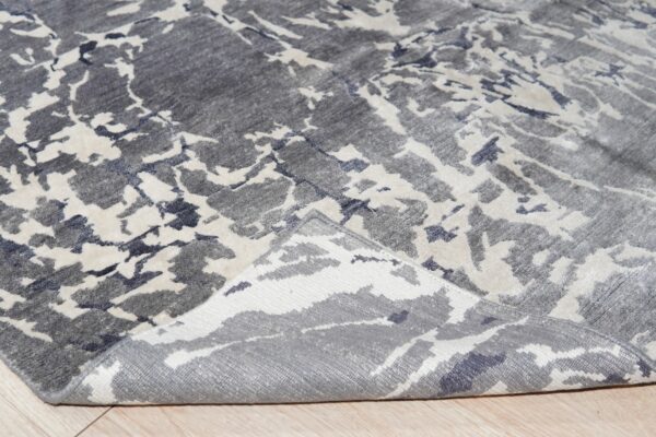 Emery gray modern floral hand knotted wool rug 7 Emery gray modern floral hand-knotted wool and bamboo silk area rug (mr7926gy)