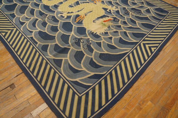 Antique english pontremoli needlepoint rug with a unique dragon in the centre 2 Antique english pontremoli needlepoint rug with a unique dragon in the centre - detail view 1