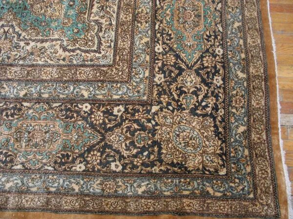 Antique persian kerman rug 2 Antique persian kerman rug - detail view 1