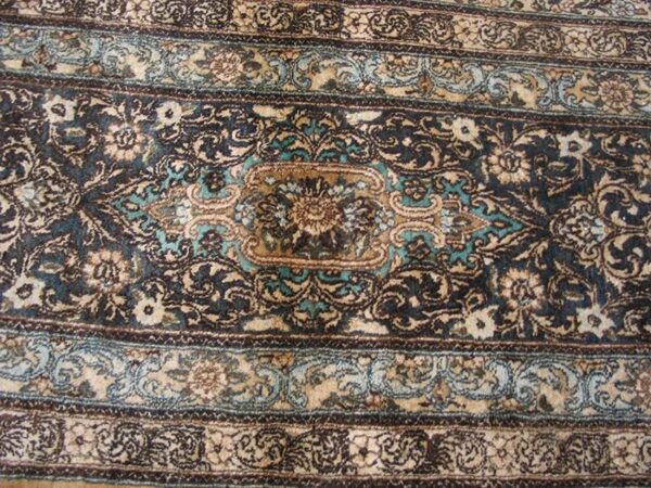 Antique persian kerman rug 5 Antique persian kerman rug - detail view 4
