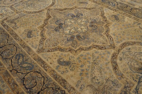 Authentic medallion design on a ivory open field antique persian kerman rug 3 Authentic medallion design on a ivory open field antique persian kerman rug - detail view 2