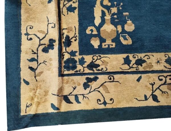 Early 20th century chinese peking carpet 3 Early 20th century chinese peking carpet - detail view 2