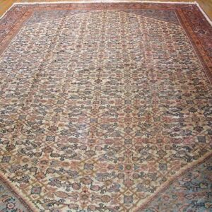 Early 20th Century Persian Mahal Carpet - detail view 2