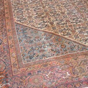 Early 20th Century Persian Mahal Carpet - detail view 3
