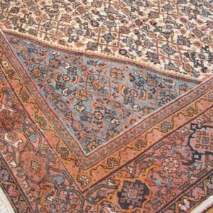 Early 20th Century Persian Mahal Carpet - detail view 6