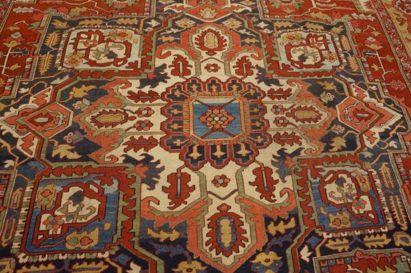 Gorgeous red rust ground color with medallion design antique persian heriz rug 5 Gorgeous red rust ground color with medallion design antique persian heriz rug - detail view 4