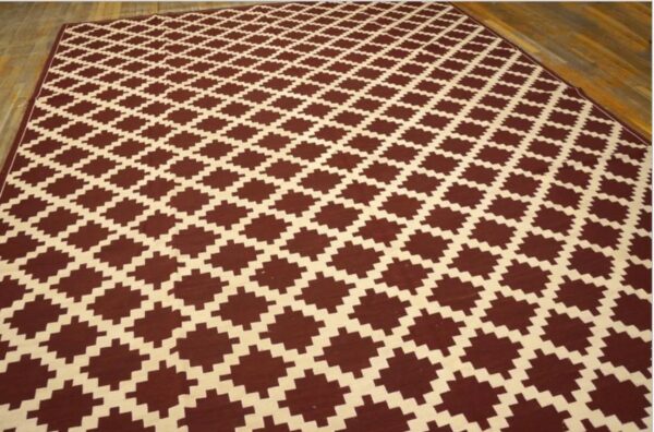 Warm reddish brown modern contemporary geometric trellis pattern handwoven wool needlepoint flat weave kilim carpet with silk highlight 5 Warm reddish brown modern contemporary geometric trellis pattern handwoven wool needlepoint flat weave kilim carpet with silk highlight - detail view 4
