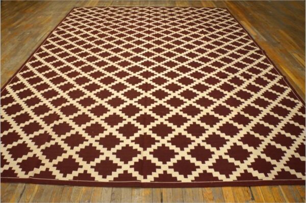 Warm reddish brown modern contemporary geometric trellis pattern handwoven wool needlepoint flat weave kilim carpet with silk highlight 7 Warm reddish brown modern contemporary geometric trellis pattern handwoven wool needlepoint flat weave kilim carpet with silk highlight - detail view 6