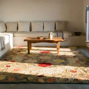 1880s Beige Floral Classic Folk Art Antique American Hooked Knotted Wool Rug (SKU 25376) - room view
