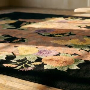 Wool Hand Knotted Pile 1920s Floral Medallion Antique Black Rectangle Rug (SKU 25629) - in-room detail