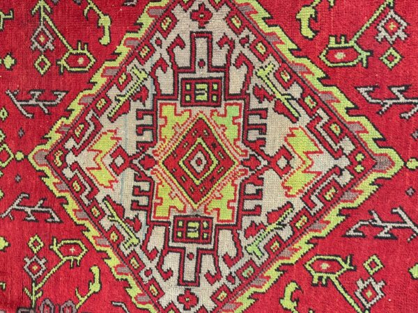 1920s red vibrant field medallion antique european donegal arts & crafts rug 5 1920s red vibrant field medallion antique european donegal arts & crafts rug - detail view 4