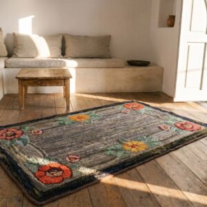 Abstract Gray Field Antique American Floral Inlay Pattern Hooked Rug (SKU 19903) - room view