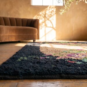 Antique American Hooked Rug America 1940s (SKU 18699) - in-room detail