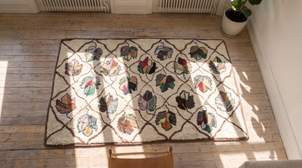 Antique american hooked rug america ivory 1920s 2 Antique american hooked rug america ivory 1920s (sku 20542) - styled overhead view