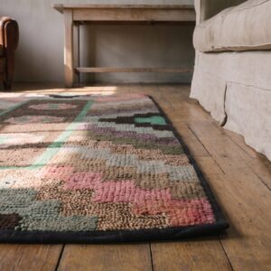 Antique American Hooked Rug American Brown 1920s Brown (SKU 20521) - in-room detail