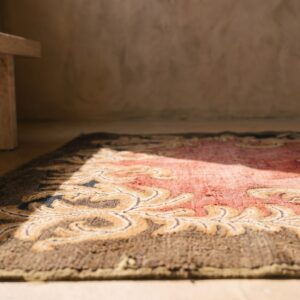 Antique American Hooked Rug American Coral 1930s (SKU 20022) - in-room detail