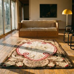 American Hooked Ivory Antique Wool 1890s Small Scatter Size Rug (SKU 18618) - room view