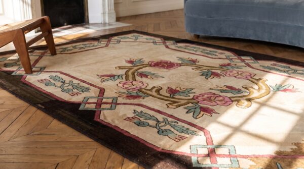 American hooked ivory wool hallway runner antique 1930s rug (sku 19929) - in-room detail