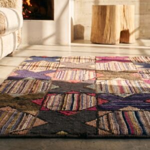 Antique American Hooked Rug American Multicolor 1880s (SKU 17530) - in-room detail