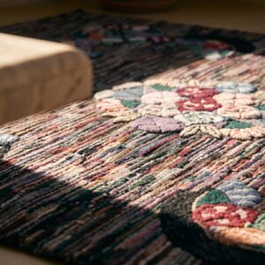 Antique American Hooked Rug Room Size Wool & Cotton Multicolor (SKU 17546) - in-room detail