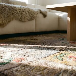 Antique American Hooked Room Size Wool Multicolor Rug (SKU 25823) - in-room detail