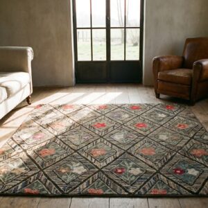 Antique American Hooked Square Rug Small Scatter Size Wool & Cotton Multicolor (SKU 17194) - room view