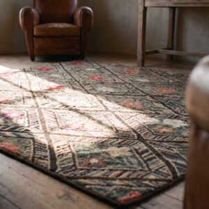 Antique American Hooked Square Rug Small Scatter Size Wool & Cotton Multicolor (SKU 17194) - in-room detail