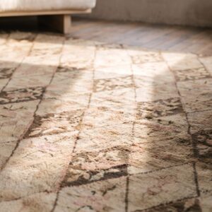 Antique American Hooked Usa Allover Rug (SKU 20573) - in-room detail