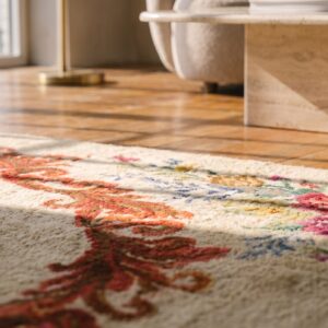 American Ivory Hooked Wool Antique 1930s Room Size Rug (SKU 21520) - in-room detail