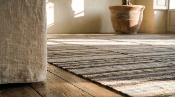 Antique american rag rug american knotted 11 Antique american rag rug american knotted (sku 18383) - in-room detail