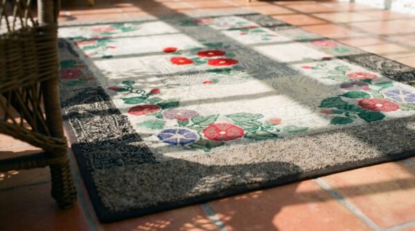 Antique american usa floral medallion wool hand knotted pile 1930s rug 5 Antique american usa floral medallion wool hand knotted pile 1930s rug (sku 17477) - in-room detail