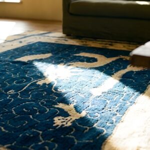 Antique Artistic Chinese Dragons Design Wool Pile Hand Knotted Rug (SKU 24776) - in-room detail